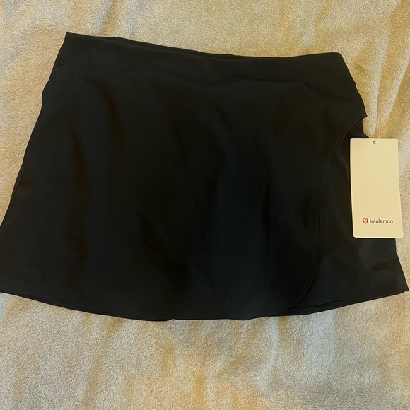 LULULEMON High rise tennis and golf wrap skirt size 8 black NEW WITH TAGS - Picture 2 of 8